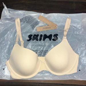 Skims bra 32C